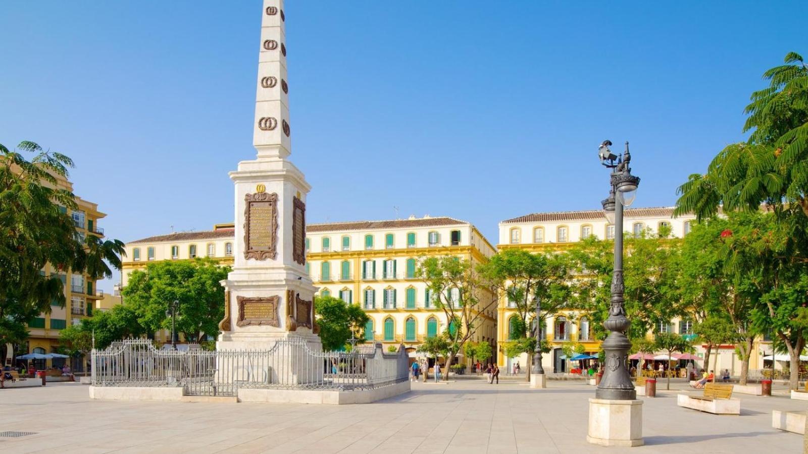Homely Malaga Cienfuegos, Plaza De La Merced Con Vistas Exterior photo